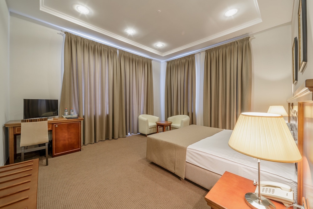 Traditional Double Room, 1 Bedroom, Non Smoking, Courtyard View