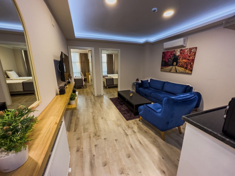 Family Suite, 2 Bedrooms, City View