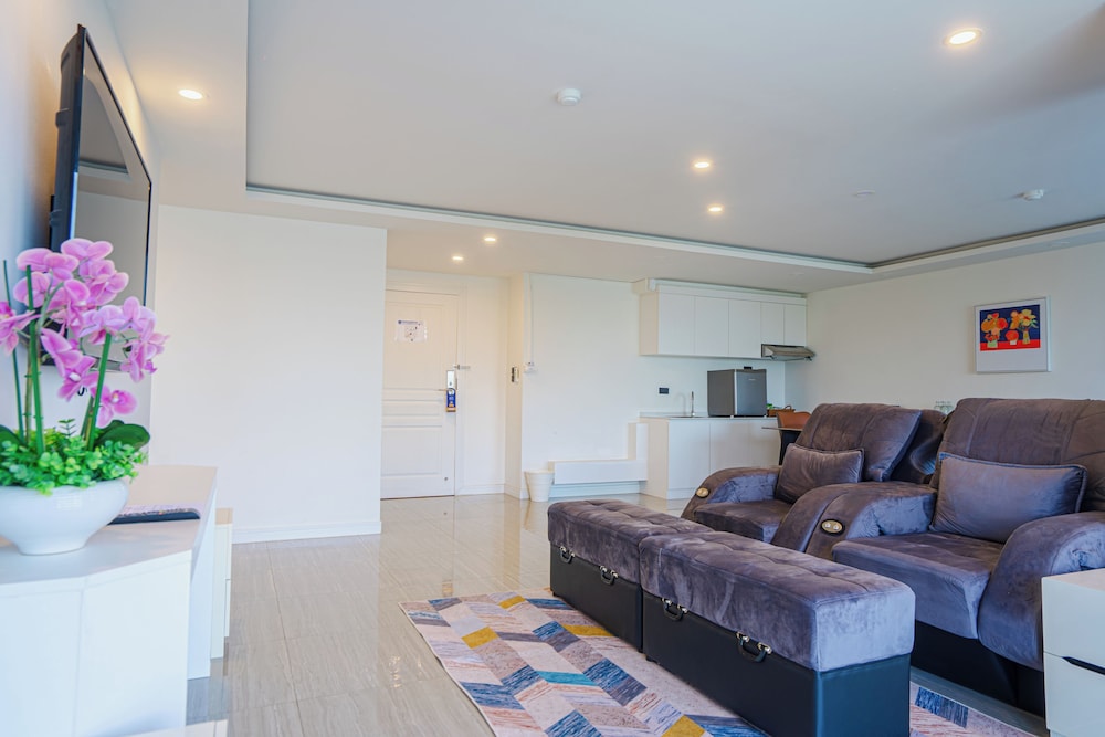 2 Bedroom Grand - Photo 6