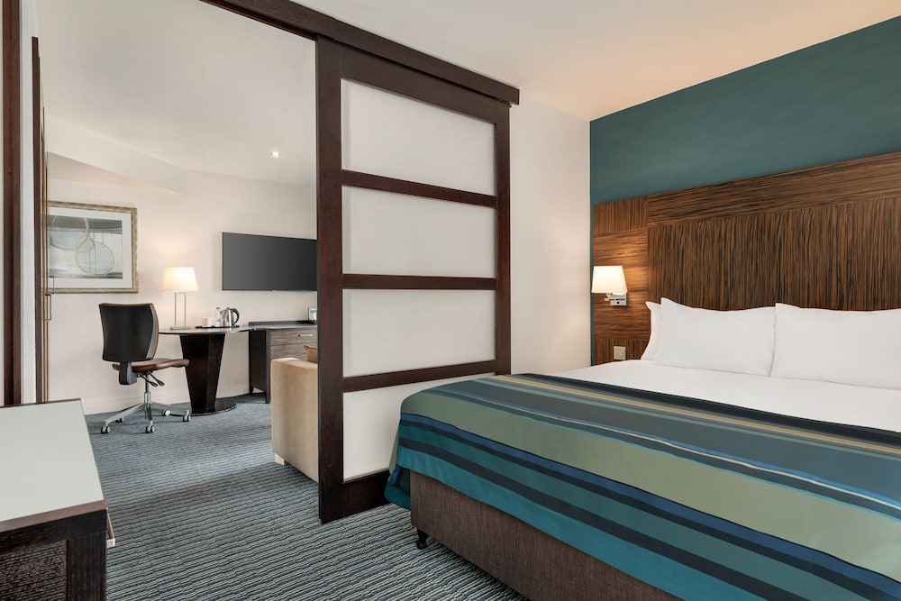 Suite, 1 Bedroom photo 3