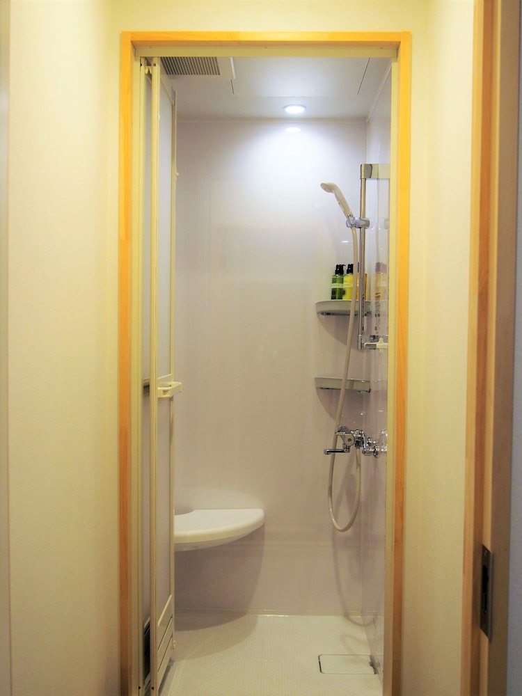 Non Refundable Western Room, Private Bathroom photo 2