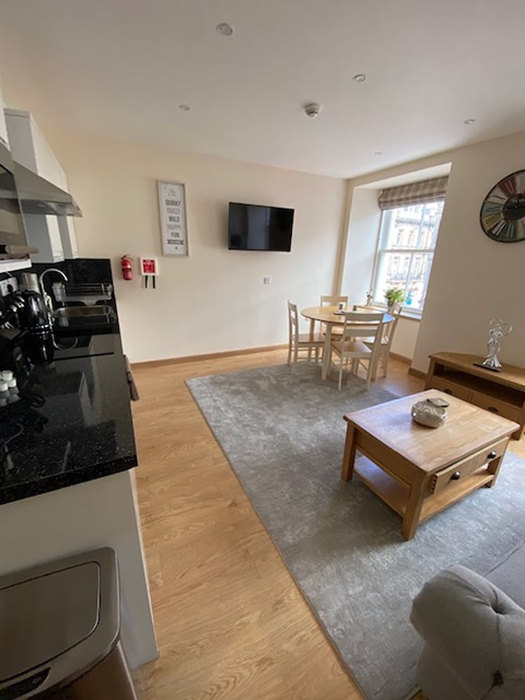 Comfort Apartment, Ensuite, City View - Photo 6