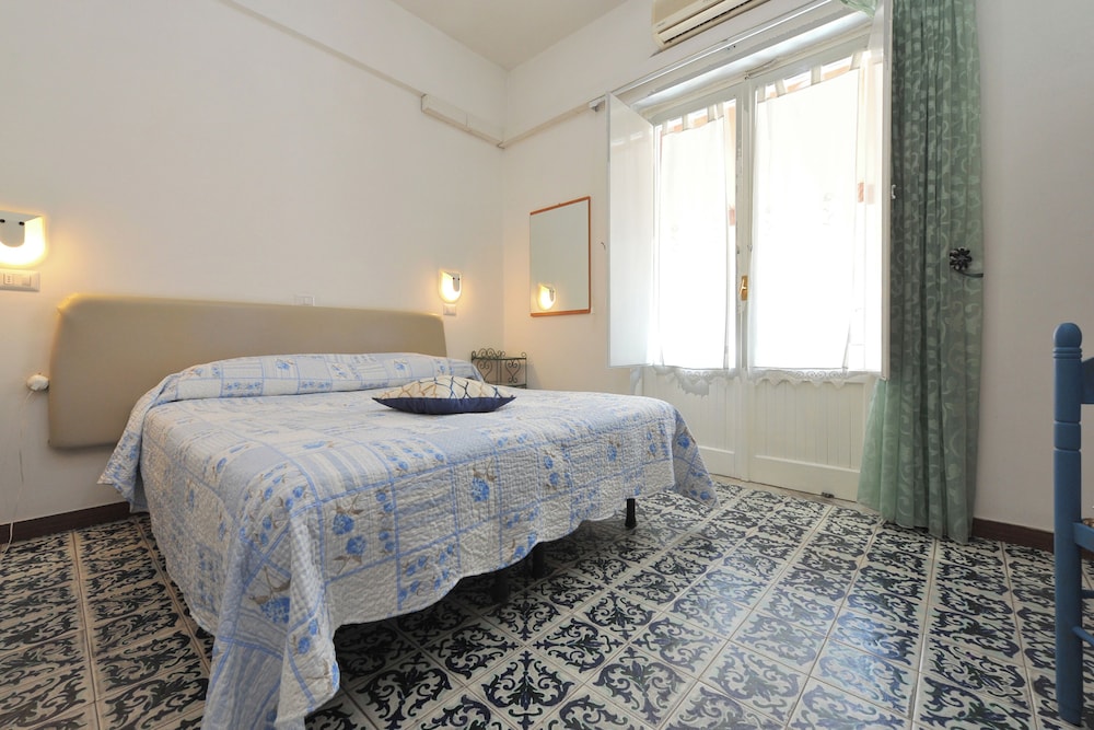 Economy Double or Twin Room photo 1
