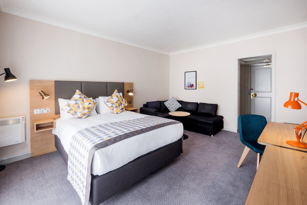 Suite, 1 Queen Bed (Minibar) - Photo 1
