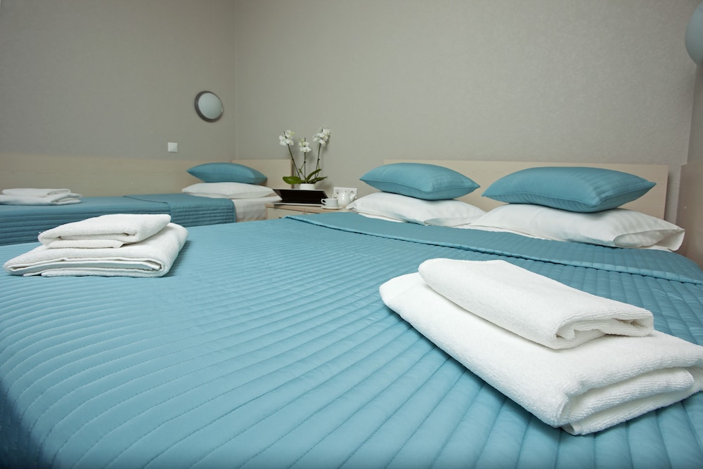 Triple Room, No Windows (4 часа/hours) photo 1