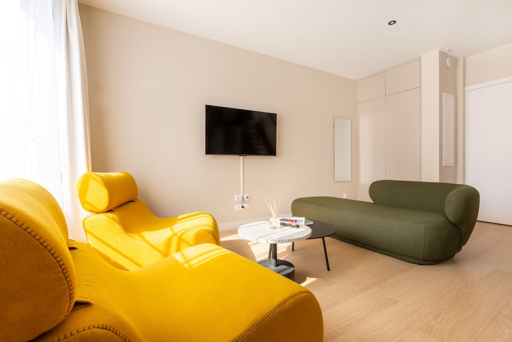 Apartment, Ensuite, City View - Photo 7