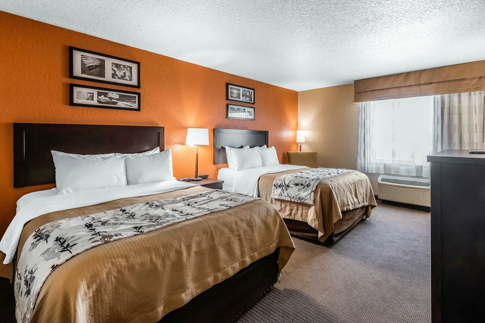 Standard Room, 2 Queen Beds, Non Smoking - Photo 4