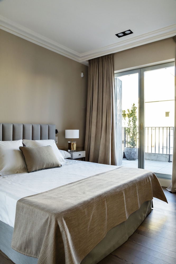 Luxury Penthouse, 2 Bedrooms, City View photo 3