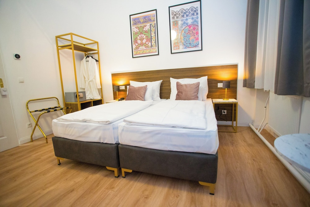 Classic Double Room