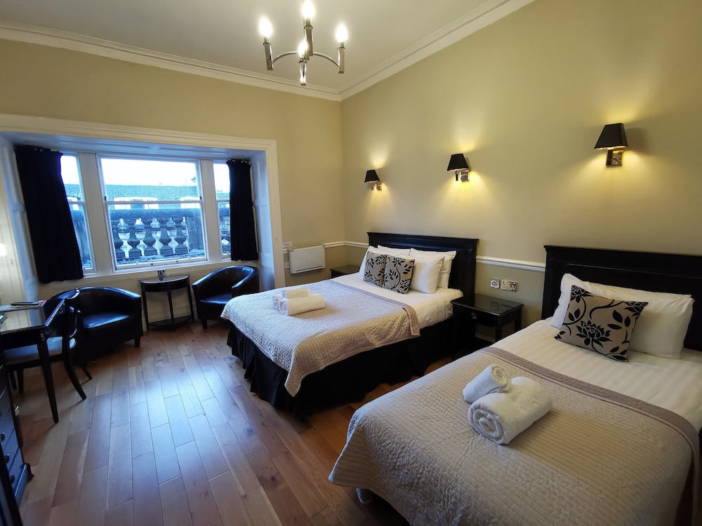 Classic Room, Multiple Beds - Photo 3