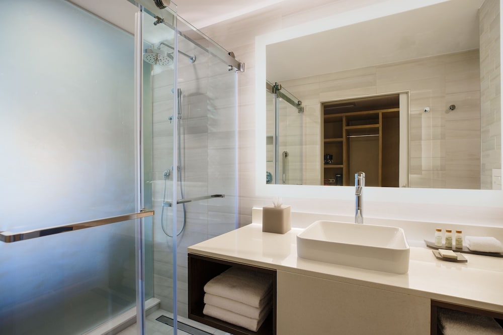 Deluxe Room, 2 Queen Beds, Terrace - Photo 7