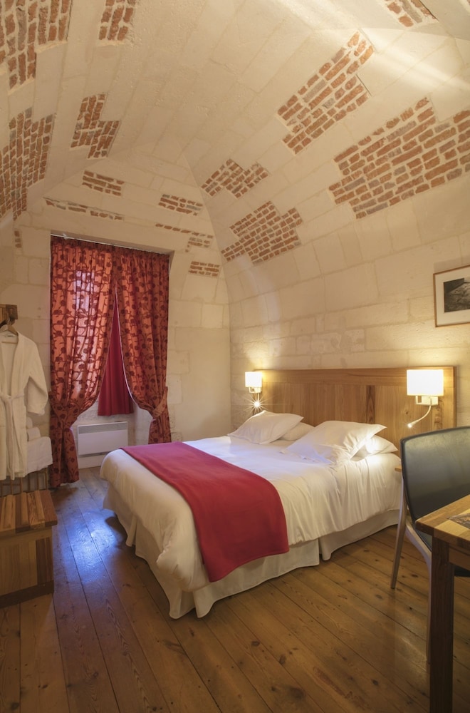 Standard Double Room, Shared Bathroom photo 3
