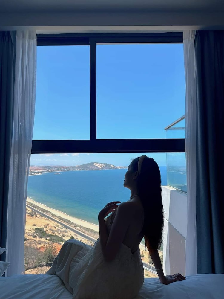 Luxury Single Room, 1 King Bed, Resort View, Sea Facing
