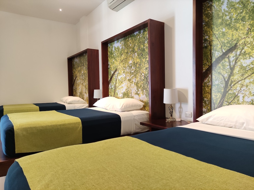 Business Triple Room, 1 Bedroom photo 1