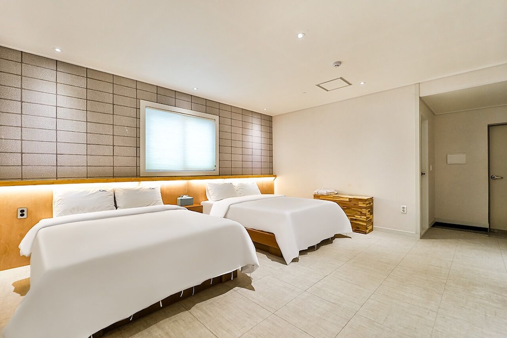 Suite Twin Room photo 2