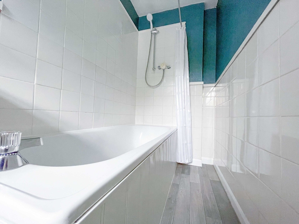 Standard Single Room, Ensuite photo 3