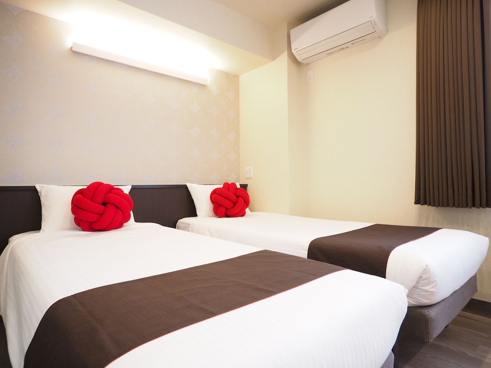 Double or Twin Room photo 3