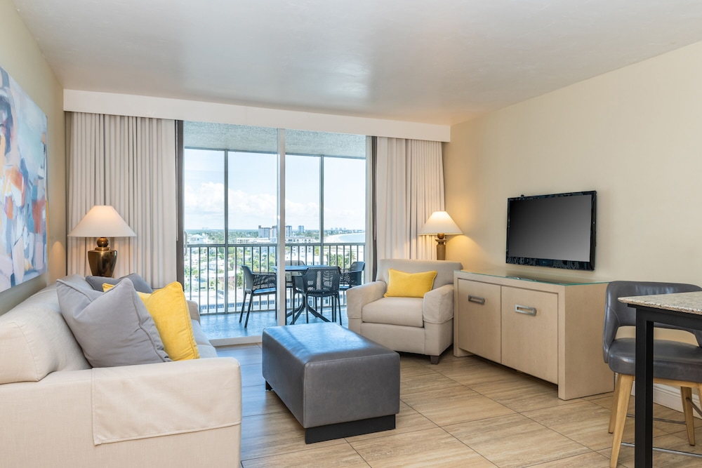Gulf View Suite - Photo 2
