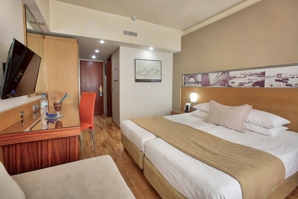 Superior Room Street View - Photo 2