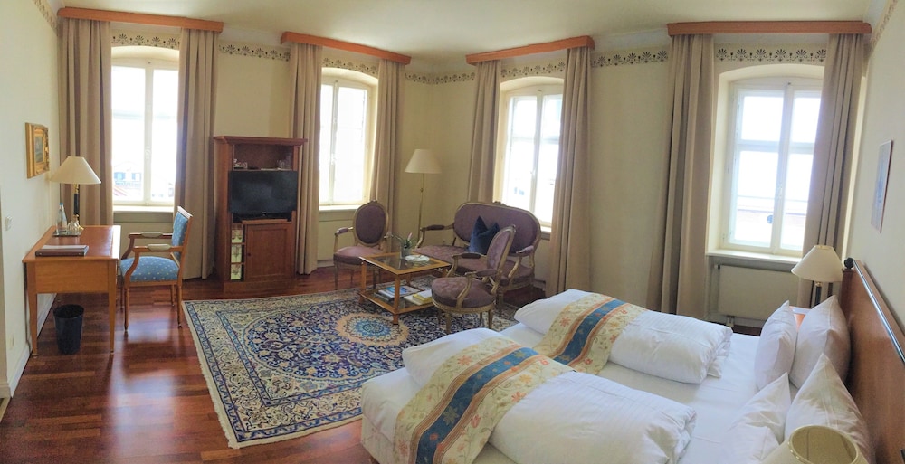 Deluxe Single Room Deluxe Single Room