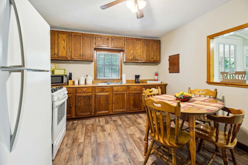 House (2 Bedrooms) photo 3