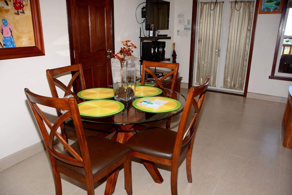 Comfort Single Room, 1 Bedroom, Beach View (Oleander) photo 3