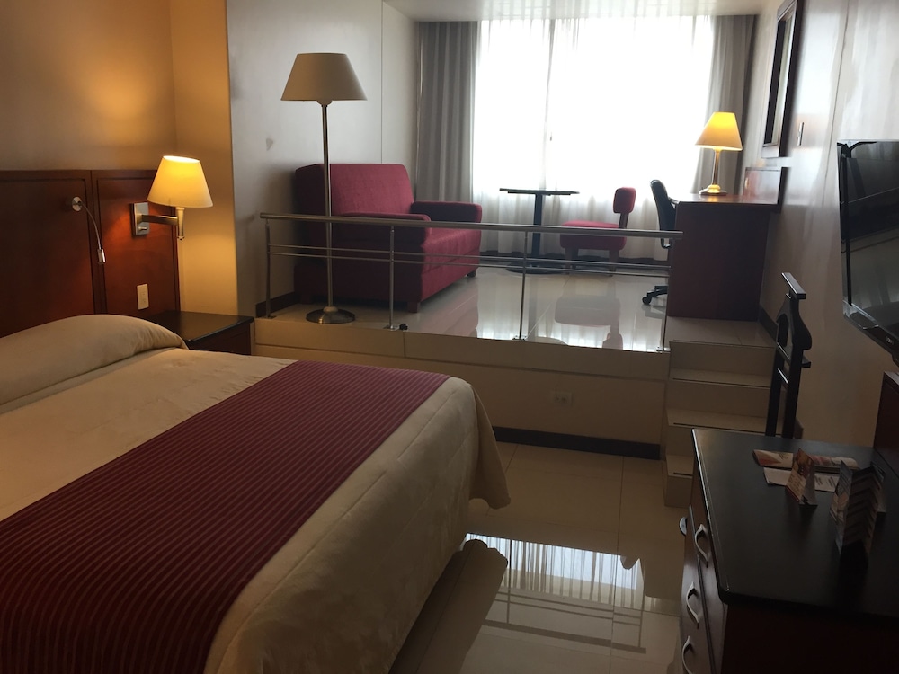 Junior Suite, 1 King Bed with Sofa bed photo 2