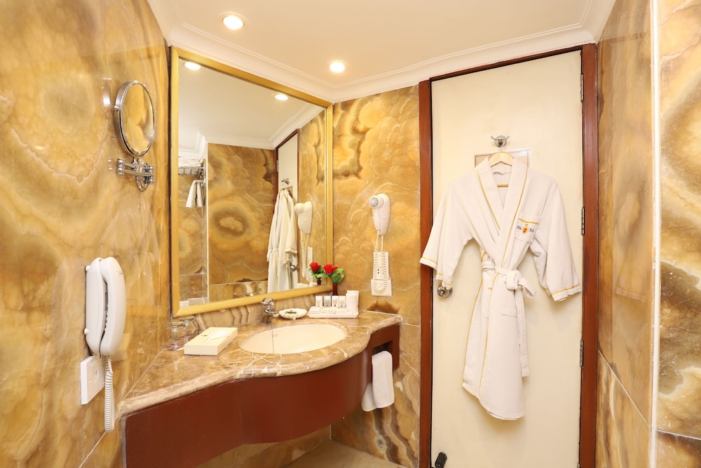 Maharaja One Bedroom Suite thumbnail 6