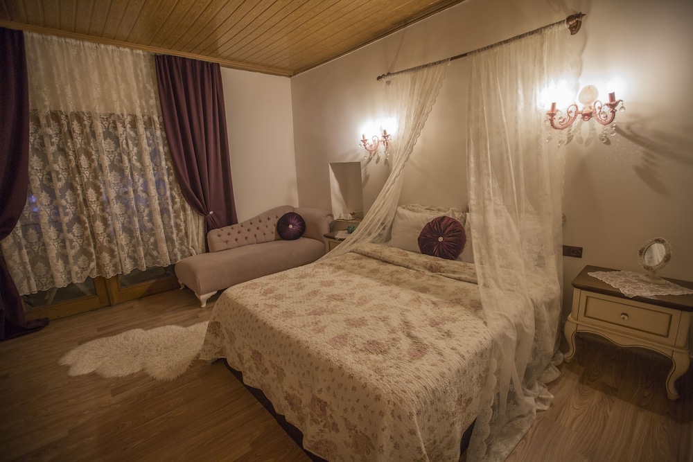 Elite Room
