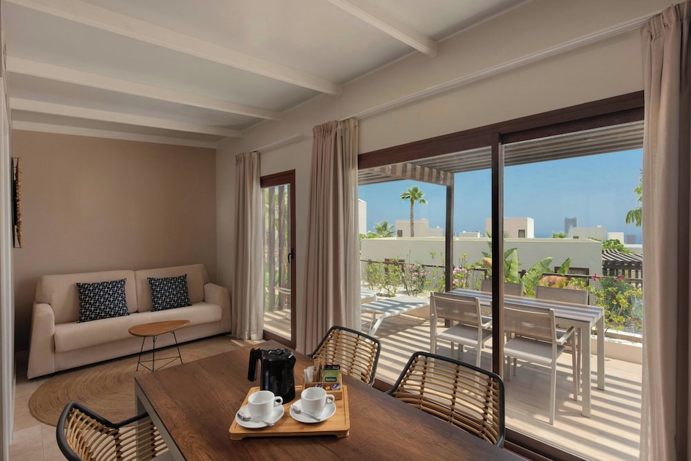 Premium Villa, 2 Twin Beds, Resort View (Balcony) - Photo 7