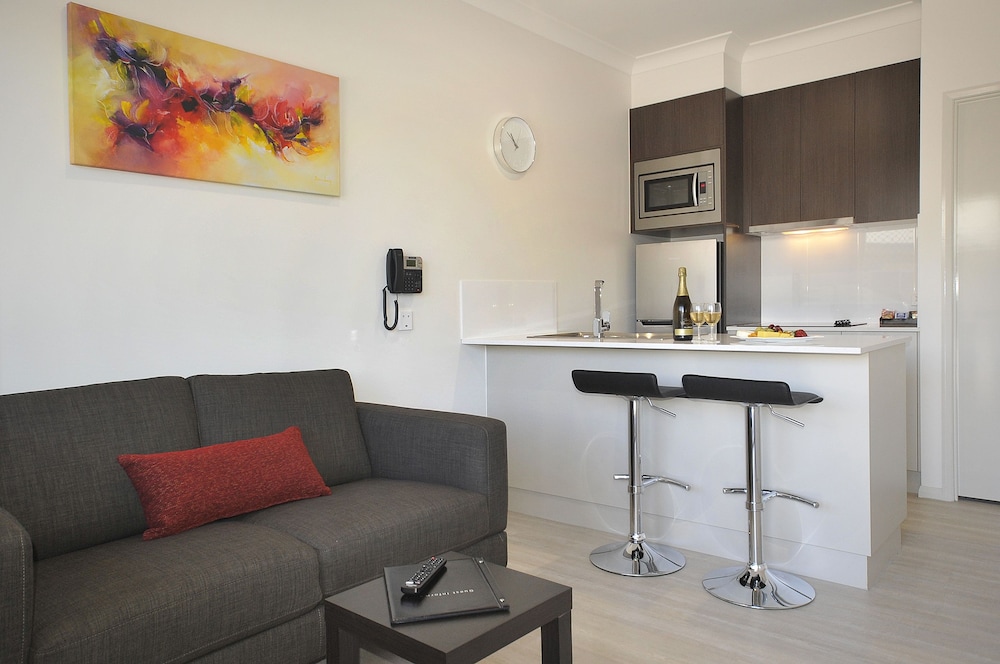 Deluxe One Bedroom King Apartment photo 1