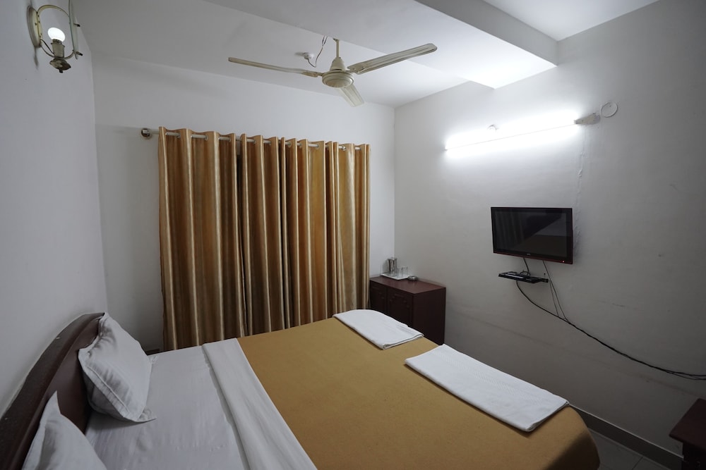 Standard Double Room (Non AC) photo 3