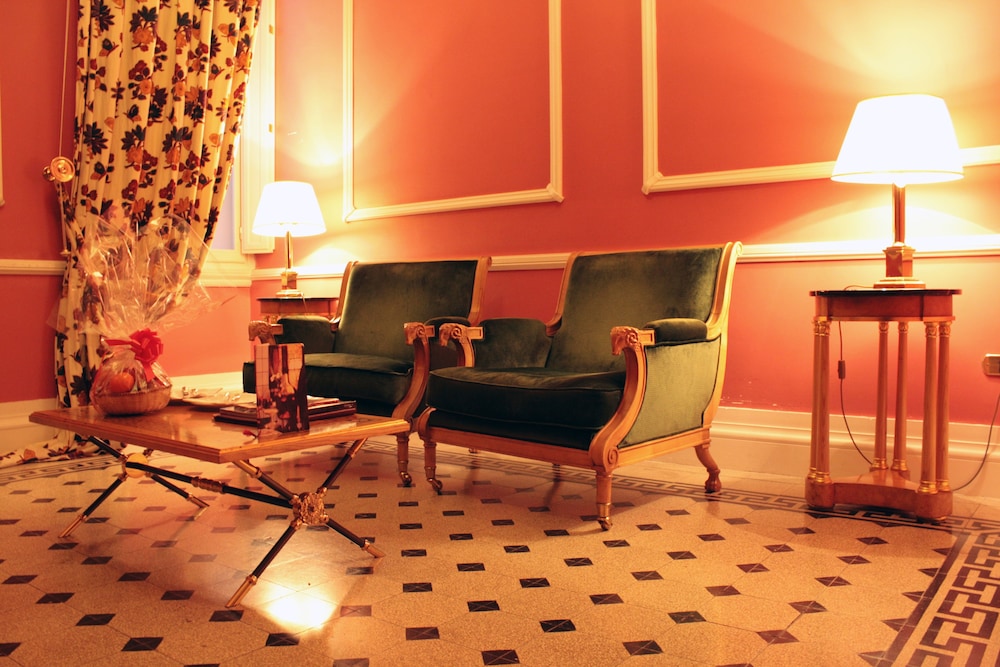 Deluxe Suite