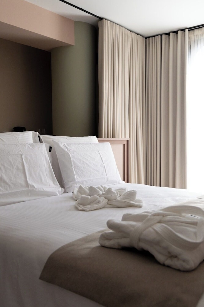 Double Room, Balcony, City View photo 2