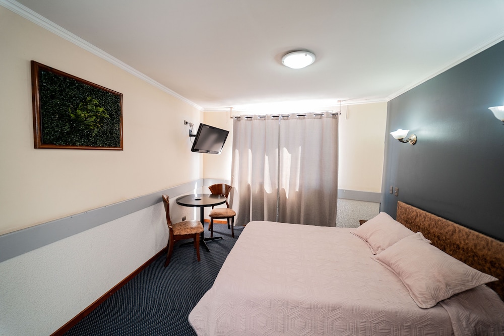 Traditional Room, 1 Queen Bed photo 1