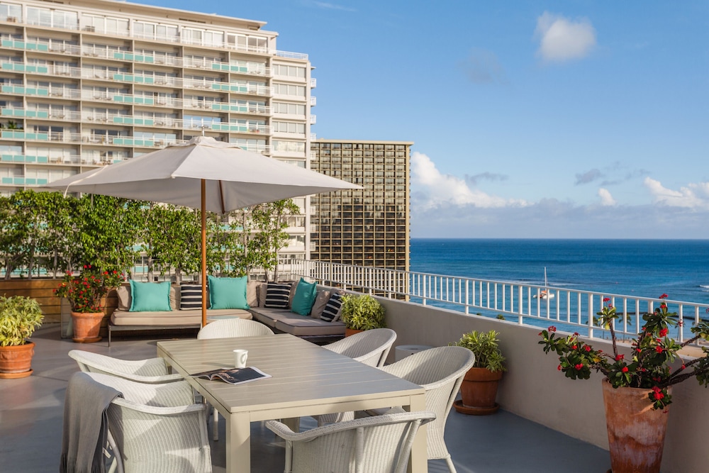 1 Bedroom Oceanfront King Penthouse Suite - Photo 6