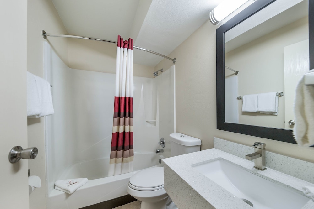 Deluxe Room, Non Smoking (2 King Beds) - Photo 3