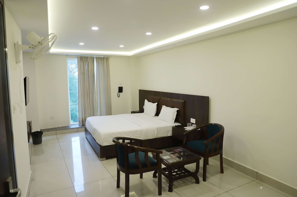 Luxury Suite, Balcony