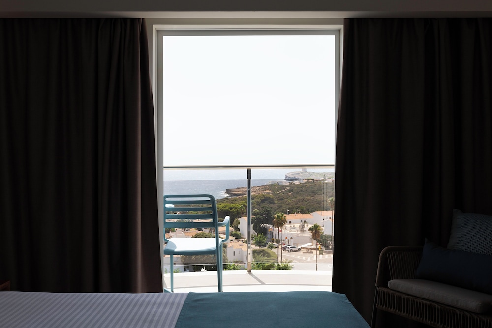 Superior Double Room, Sea View (High floor) - Photo 3