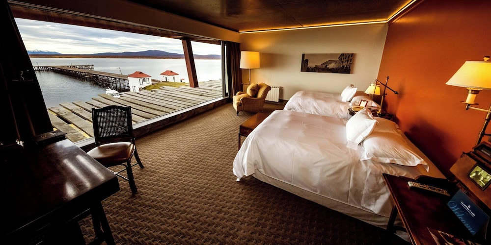 Room, 2 Queen Beds (The Singular) photo 3