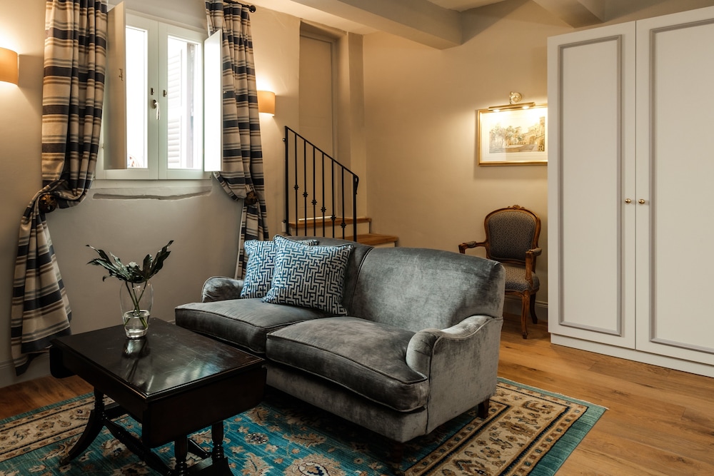 Deluxe Suite, Jetted Tub (Terrace)