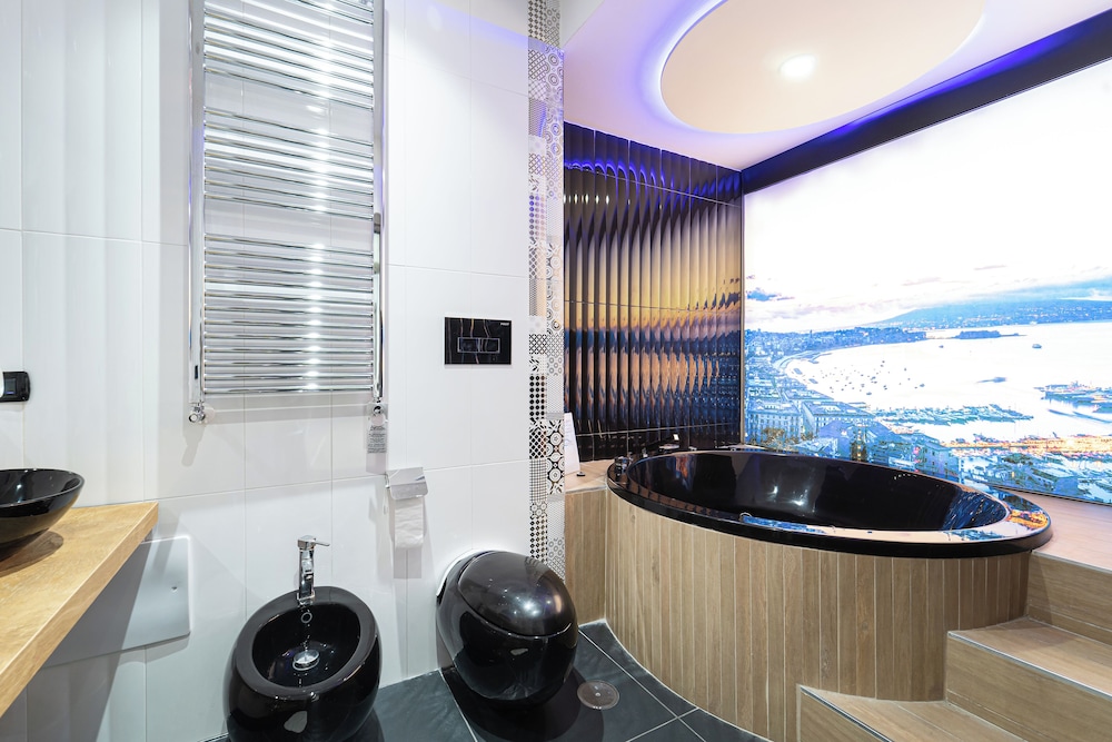 Elite Studio Suite, City View, Annex Building (Piazza Mercato 45)