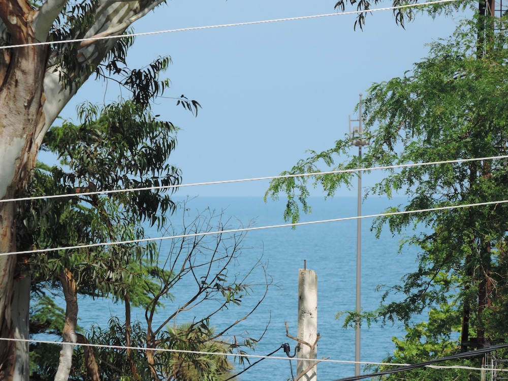 基础三人房,阳台,海景