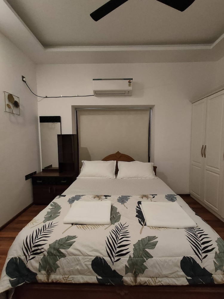 Villa, 4 Bedrooms, Smoking, Balcony photo 3