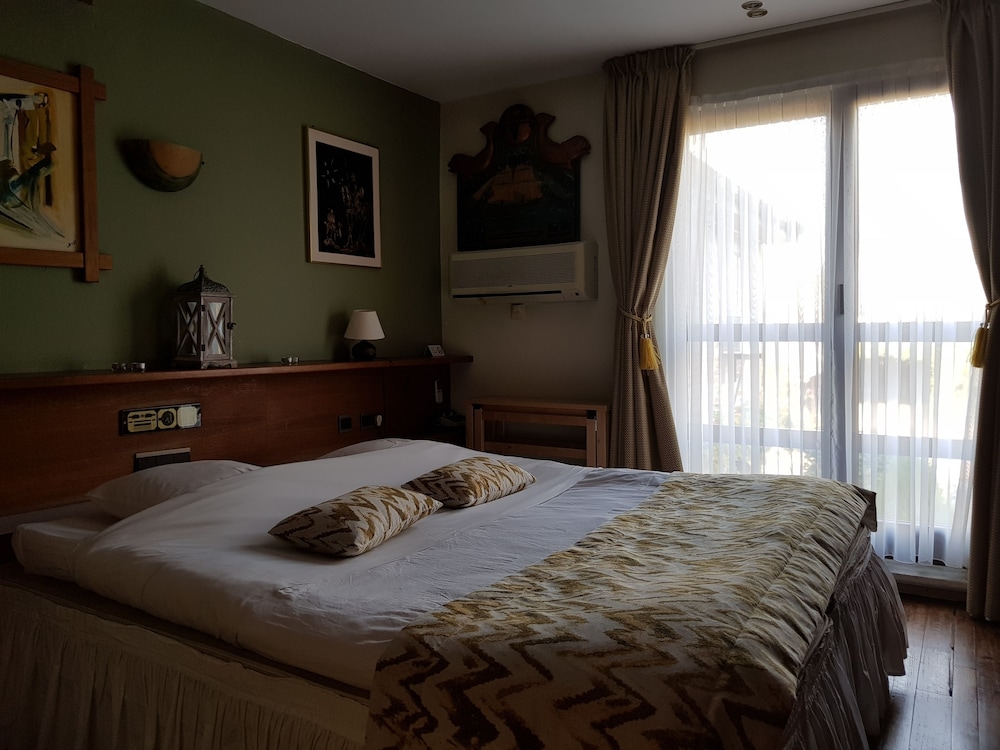 Economy Double Room photo 2