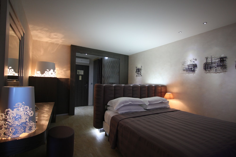 Deluxe Double Room photo 3