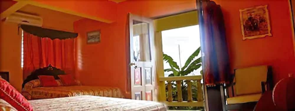 Standard Room, 1 Queen Bed, Garden View