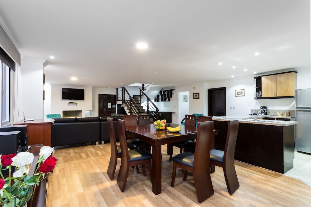 Premier Duplex, 3 Bedrooms, City View, Tower photo 3
