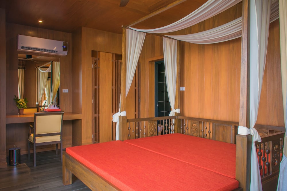 Executive Pool Suite, Sea View - Photo 11