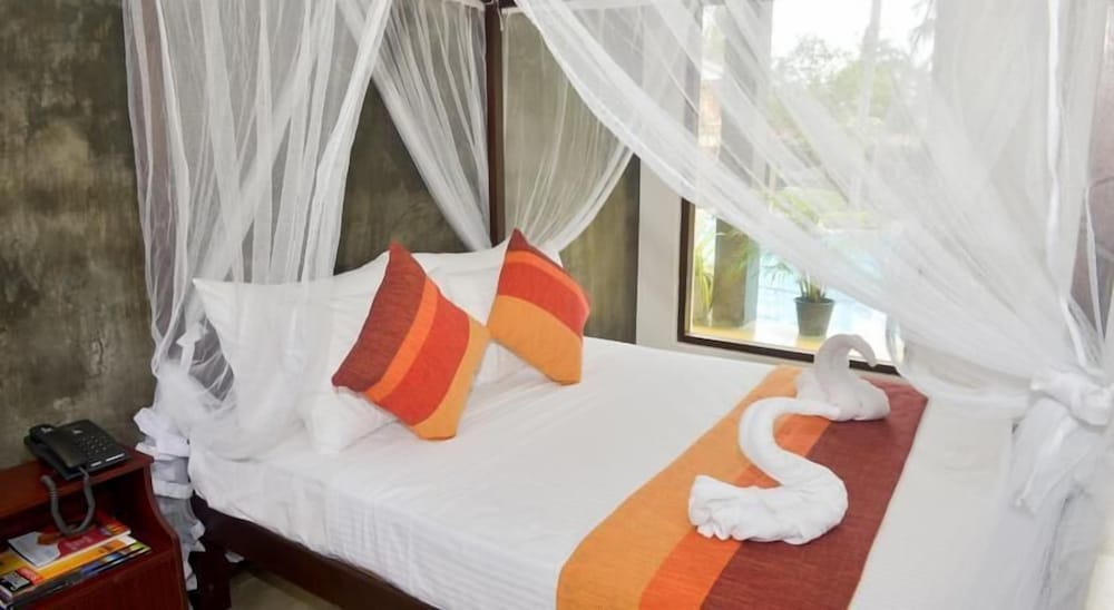 Standard Room, Pool View photo 1